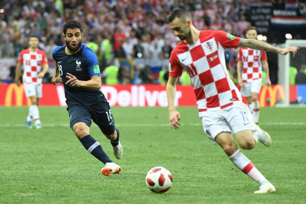 锋时暴露出 锋时暴露出